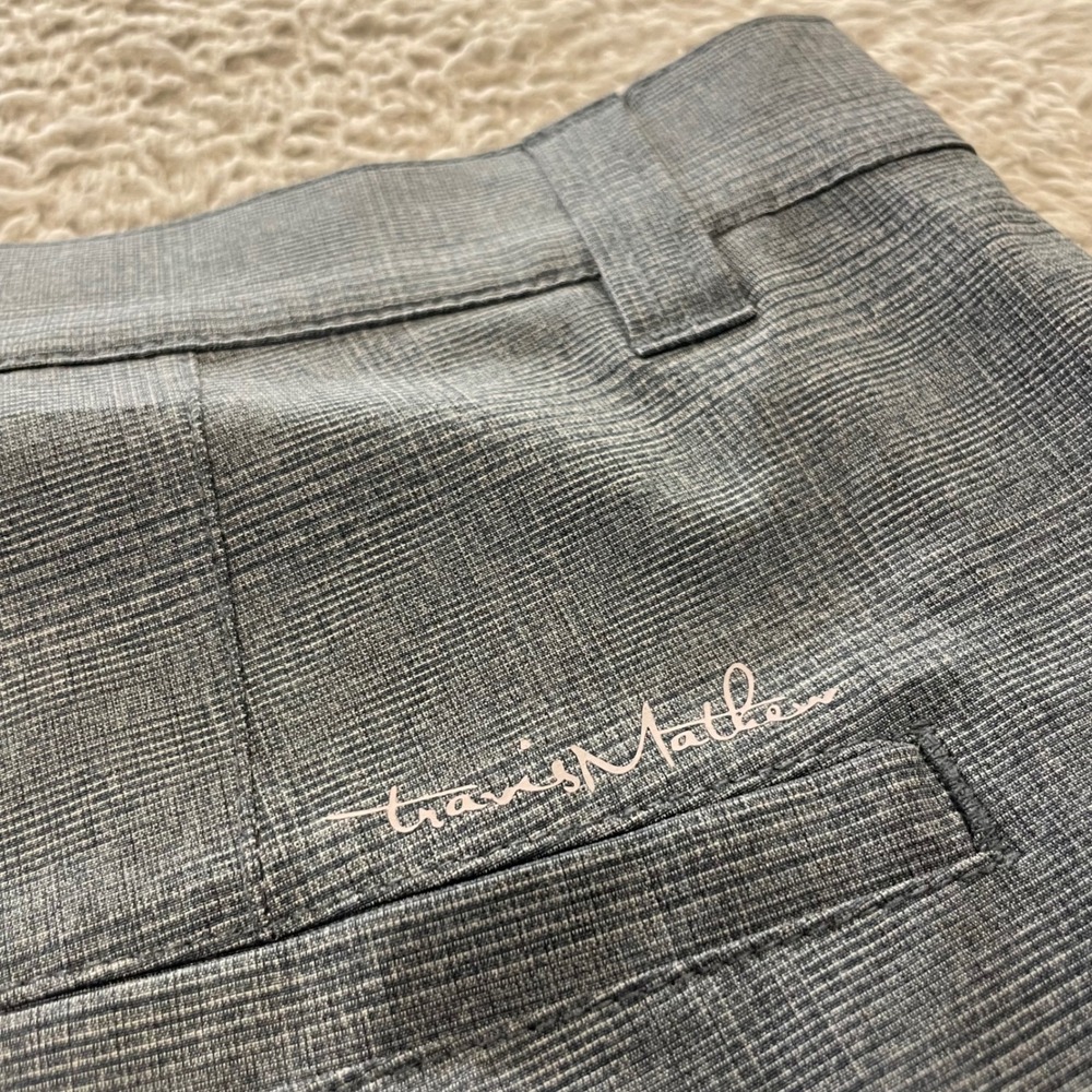 Travis Mathew Grommet 9" Shorts Mens 38 Gray Blue Plaid Performance Golf 1MW830 - Picture 4 of 8